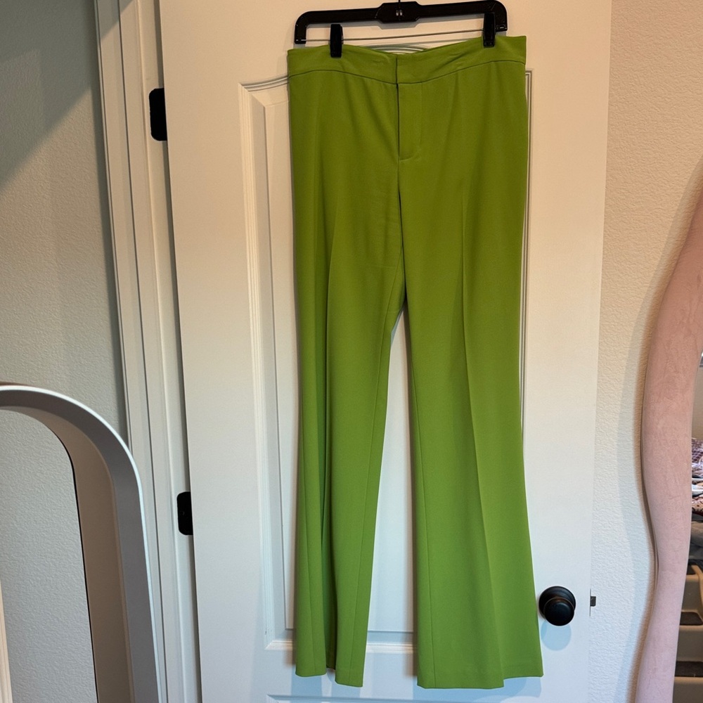 Alice+ Olivia Vibrant Green Flared Pants - Picture 2 of 4